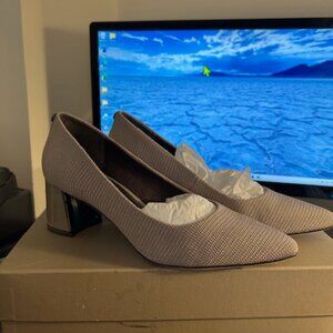 Donald Pliner Light Taupe Heels